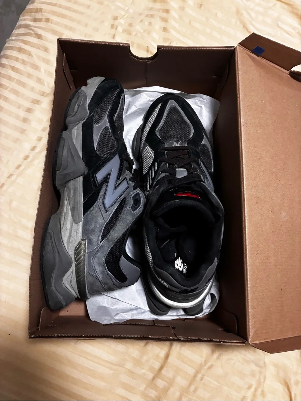 New Balance Men's Black and Gray Running Sneakers